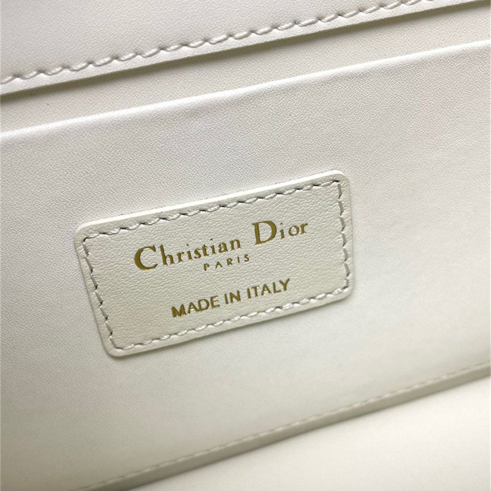 White C48781