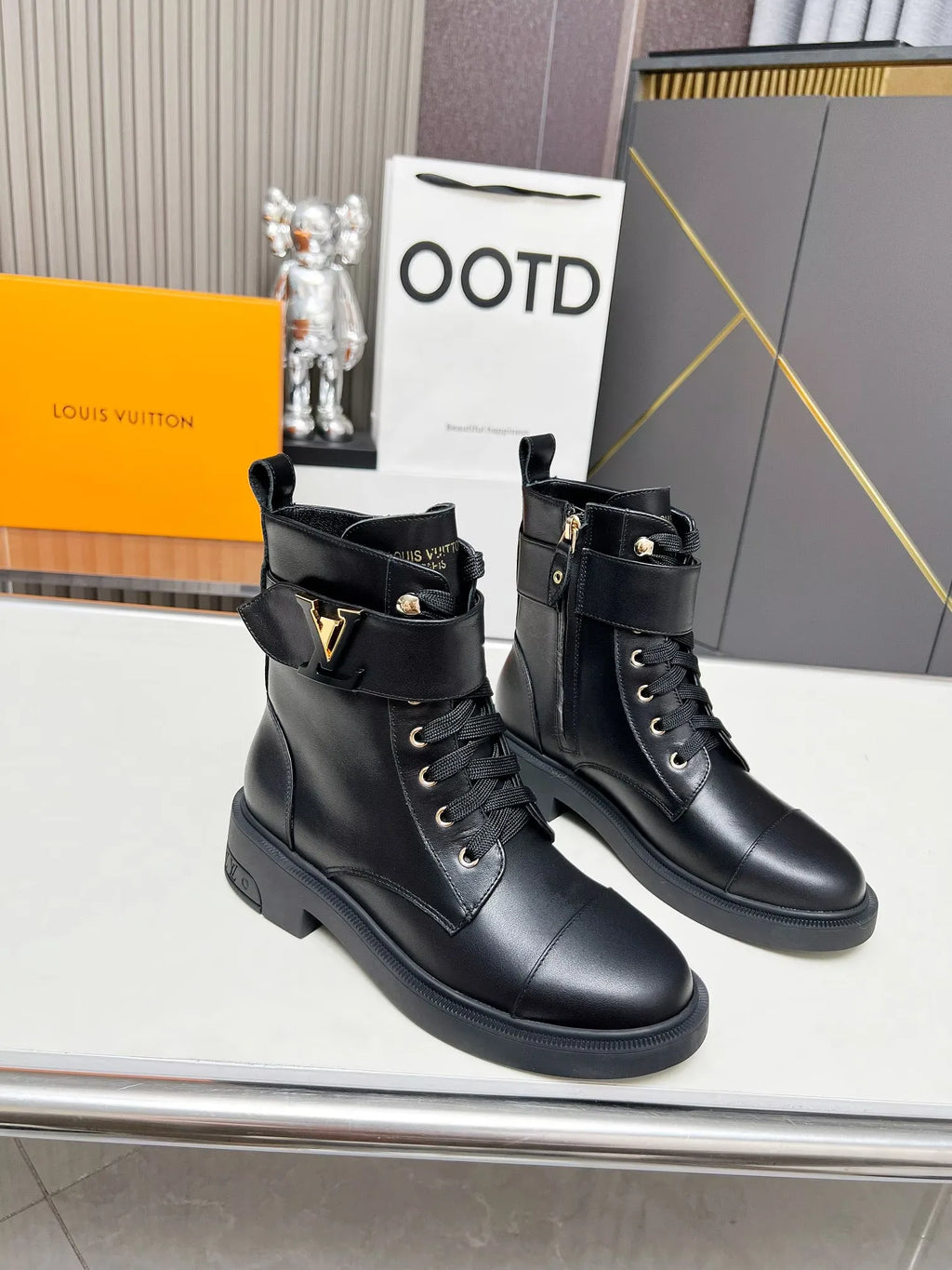 Women Boots I322