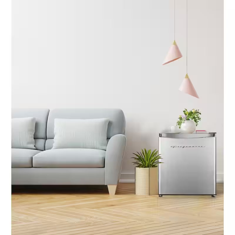 1.6 cu. ft. Retro Mini Fridge I2135