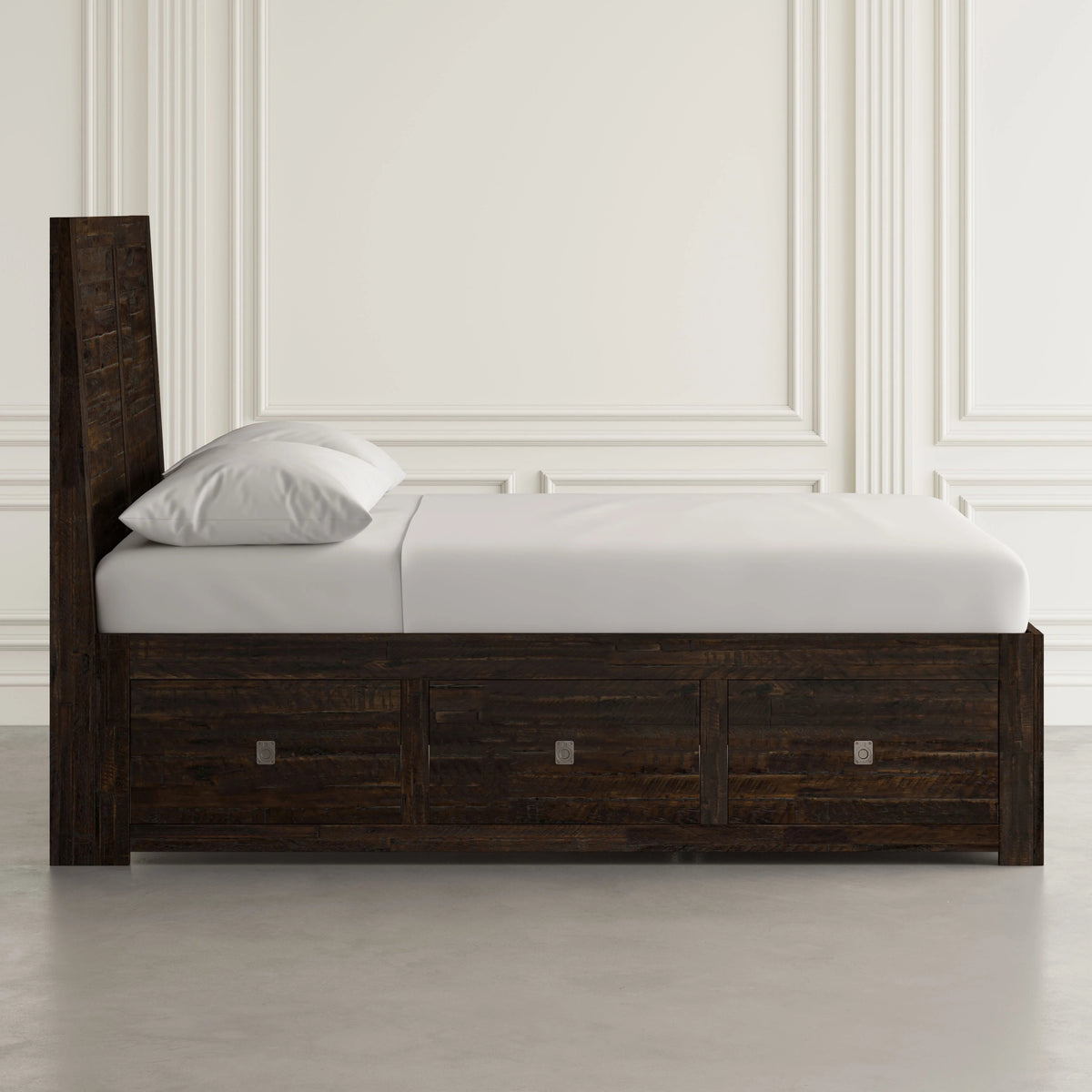 Queen Storage Bed B681180