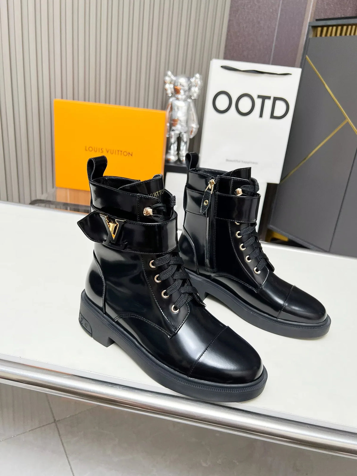 Women Boots I322