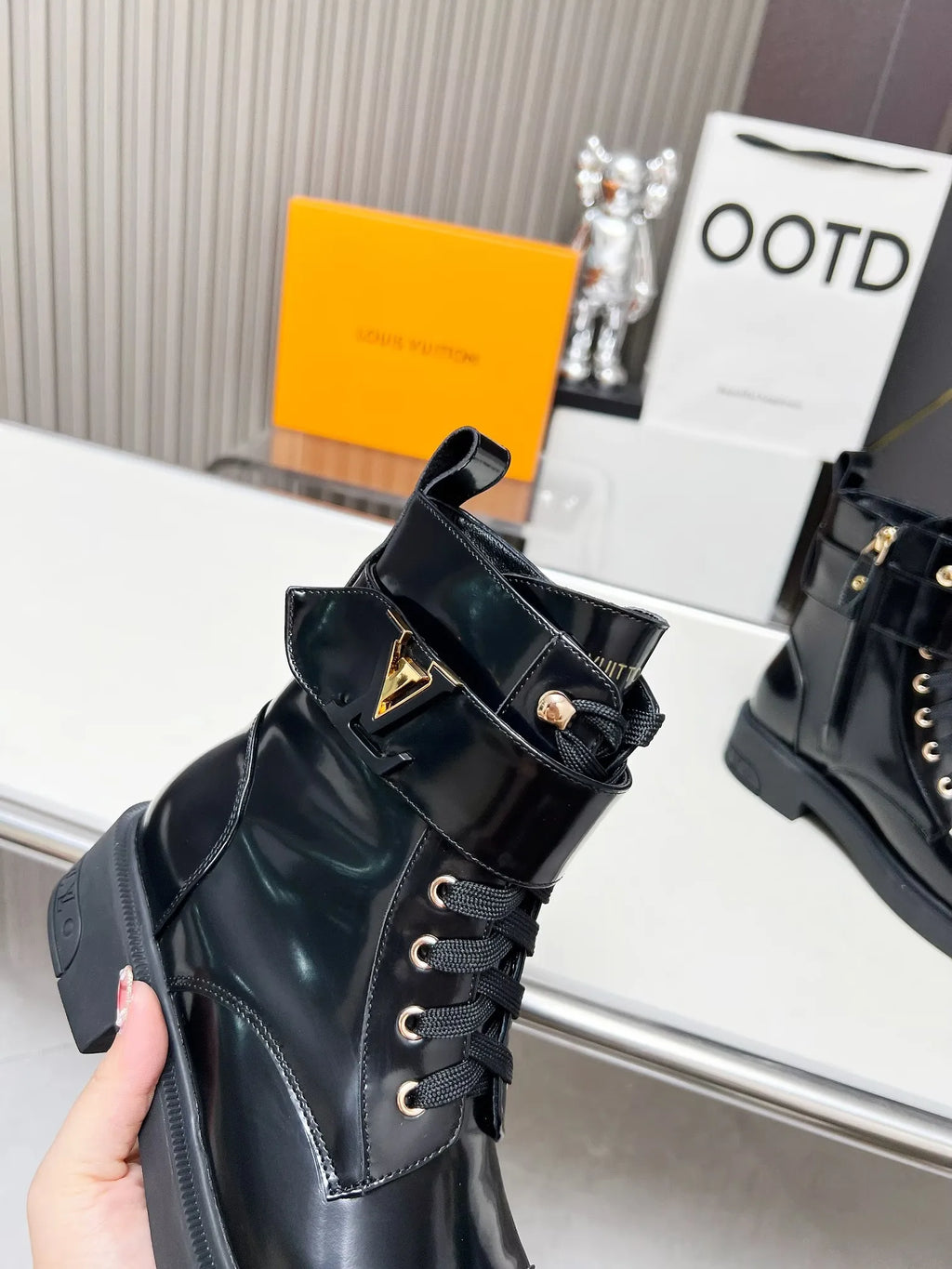 Women Boots I322