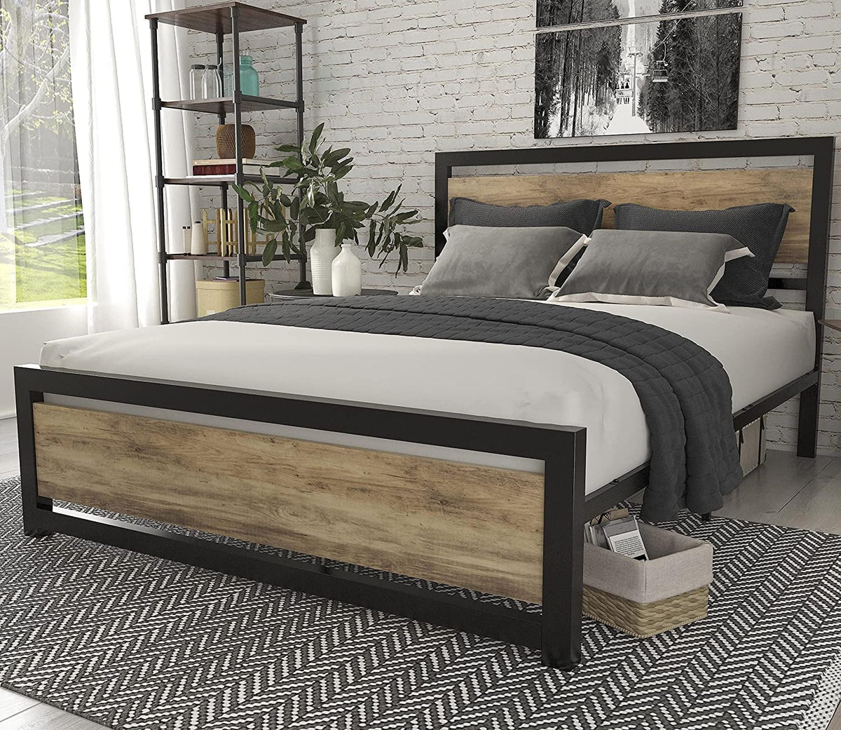 Brown Queen Size Metal Platform Bed Frame with Wooden Headboard U9235