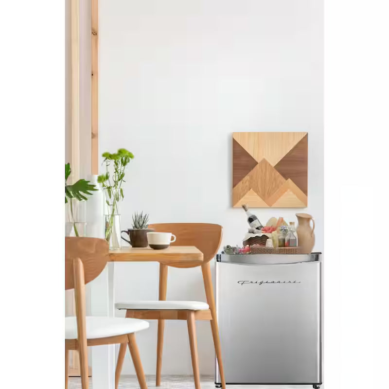 1.6 cu. ft. Retro Mini Fridge I2135