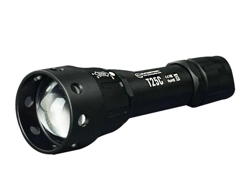 880 Lumens Black Zooming Flashlight R131