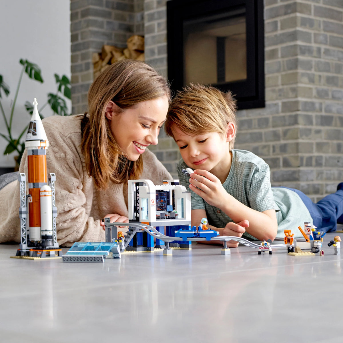 Space Rocket Launch Control with Toy Monorail H428