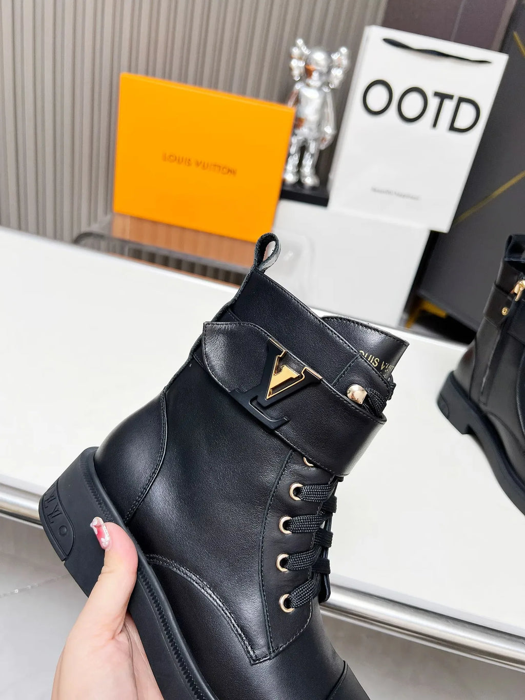 Women Boots I322